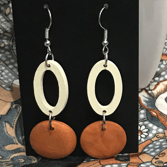 Cream/Brown Dangling Earrings - CDE29