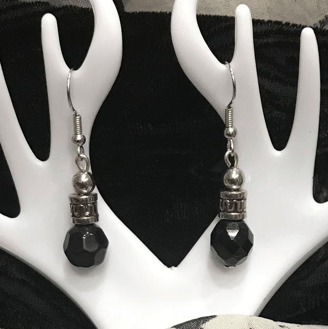 Black Dangling Earrings-BLKD11