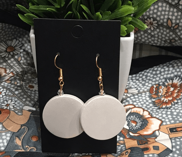 White/Cream Dangling Earrings- WDE33