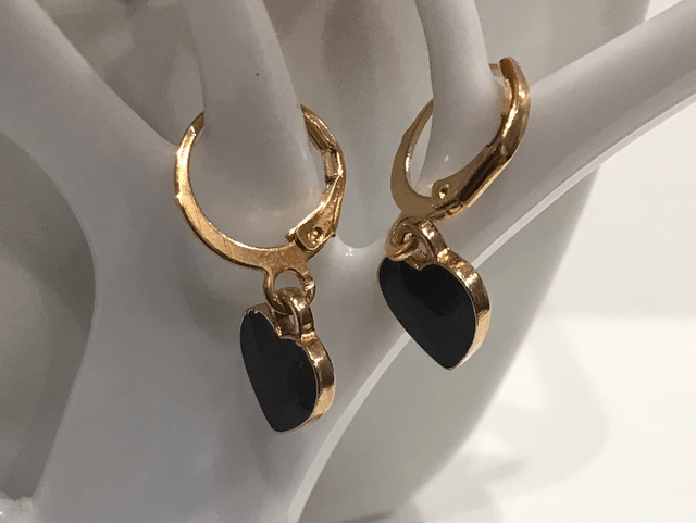Black Dangling Earrings- BDE211