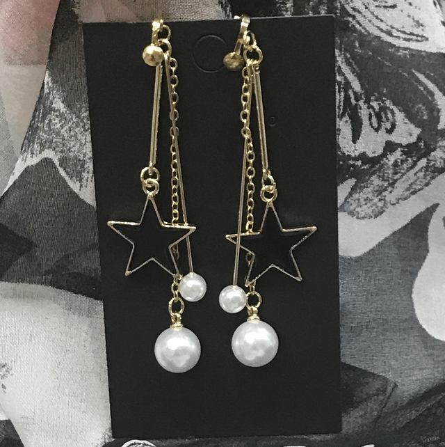 Black/White Clip On Earrings- COE25