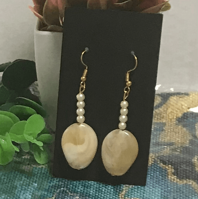 Cream Dangling Earrings-CDE10