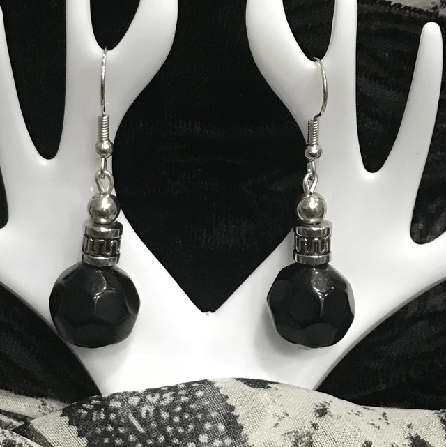 Black Dangling Earrings-BLKD11