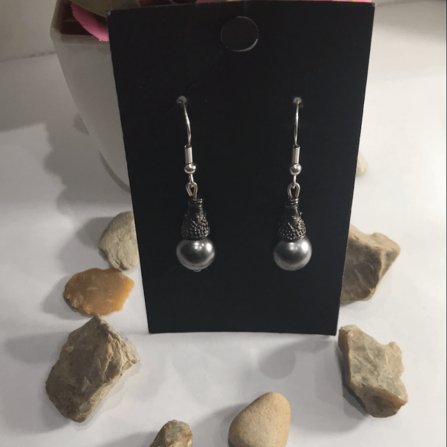 Black Dangling Earrings-BDE590
