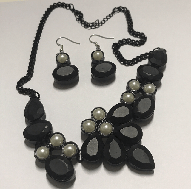 Black White Necklace-Earring Set - NS08
