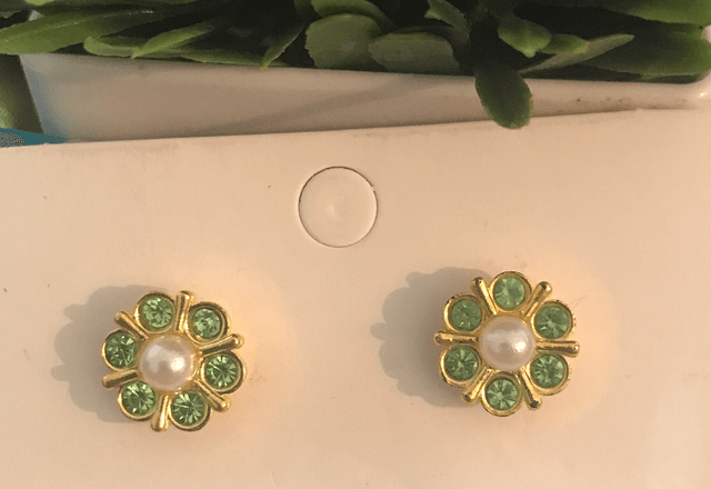 Green Pearl Stone Stud Earrings - STU104