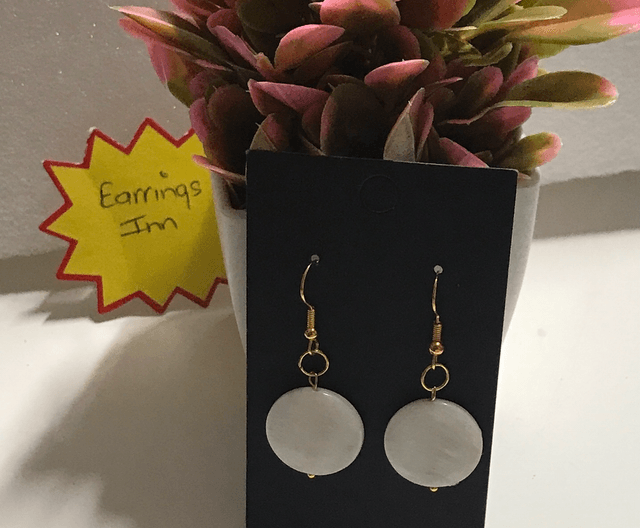 Cream Dangling Earrings- CDE32