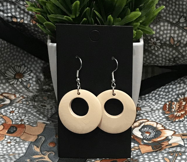 Cream Dangling Earrings-CDE27