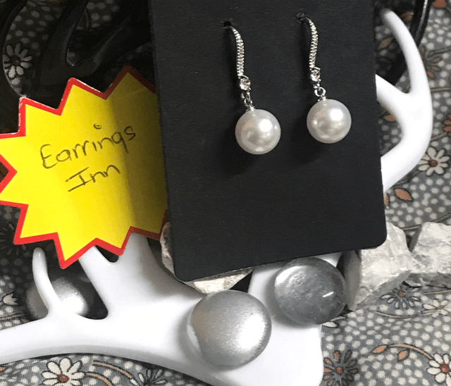 White Dangling Earrings - WDE41