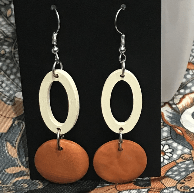 Cream/Brown Dangling Earrings - CDE29