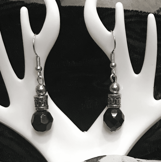 Black Dangling Earrings-BLKD11