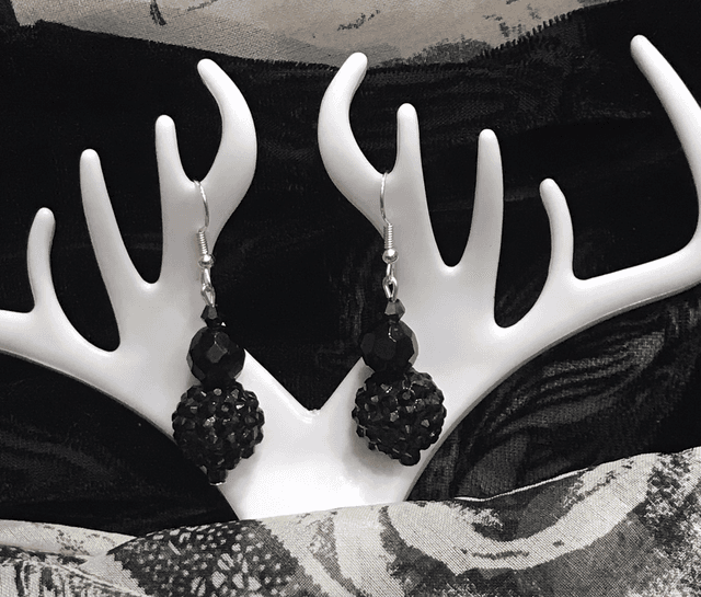 Black Dangling Earrings-BLKD14