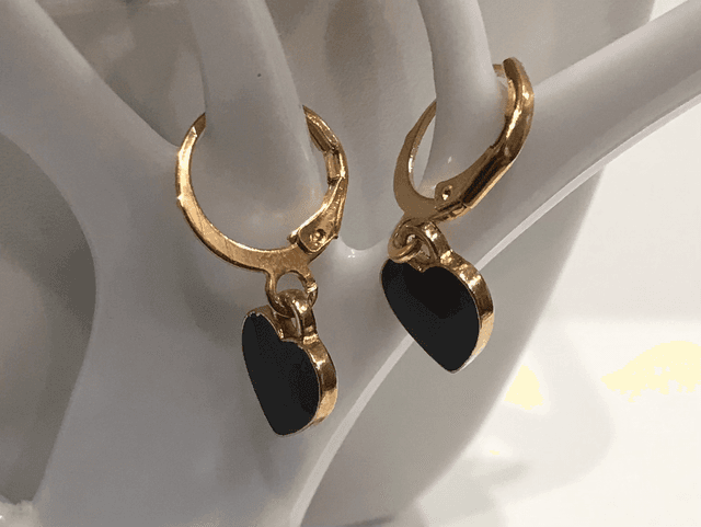 Black Dangling Earrings- BDE211