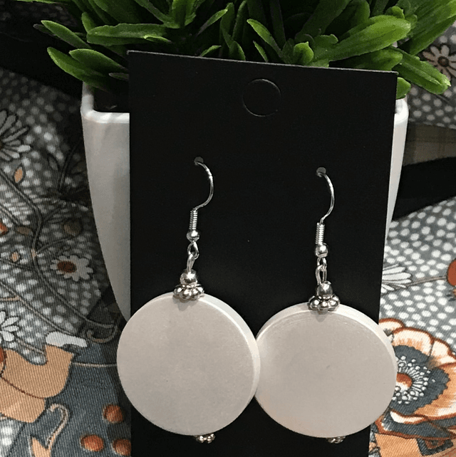 White/Cream Dangling Earrings- WDE34