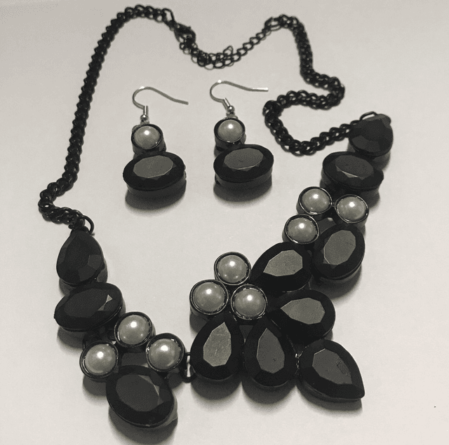 Black White Necklace-Earring Set - NS08