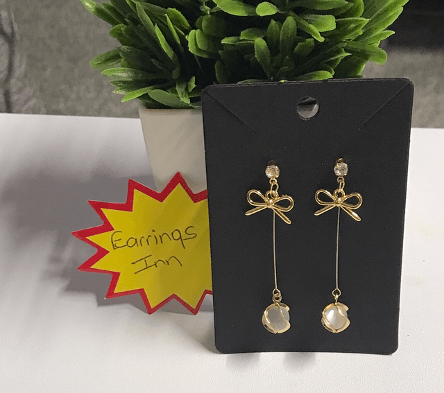 Cream Dangling Earrings- CDE34