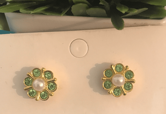 Green Pearl Stone Stud Earrings - STU104