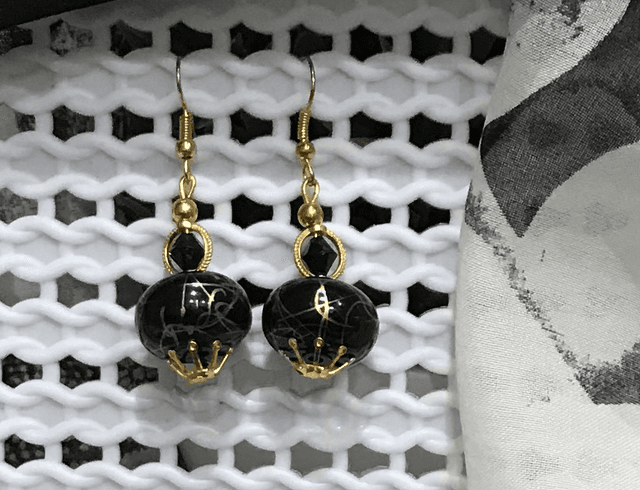 Black/Gold Dangling Earrings- BLKD28