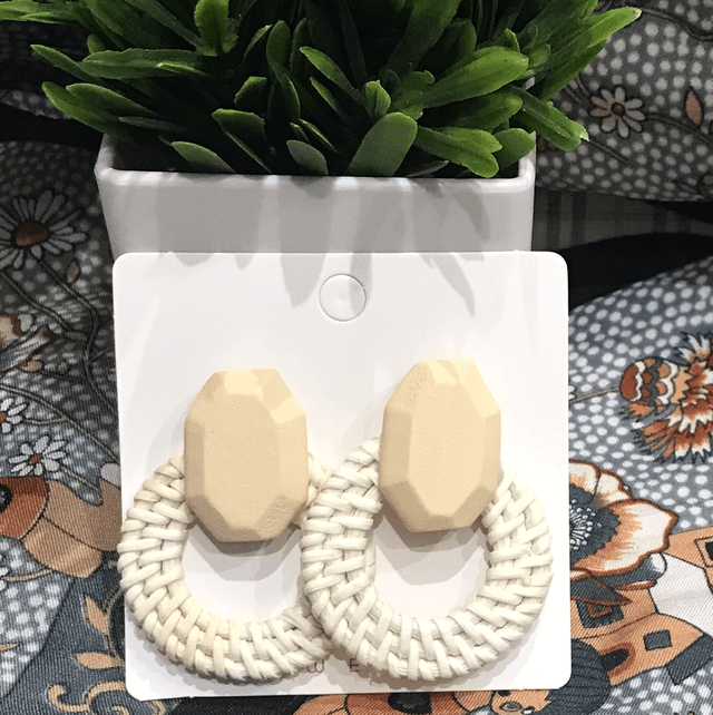 Cream Fashion Earrings - CFE01